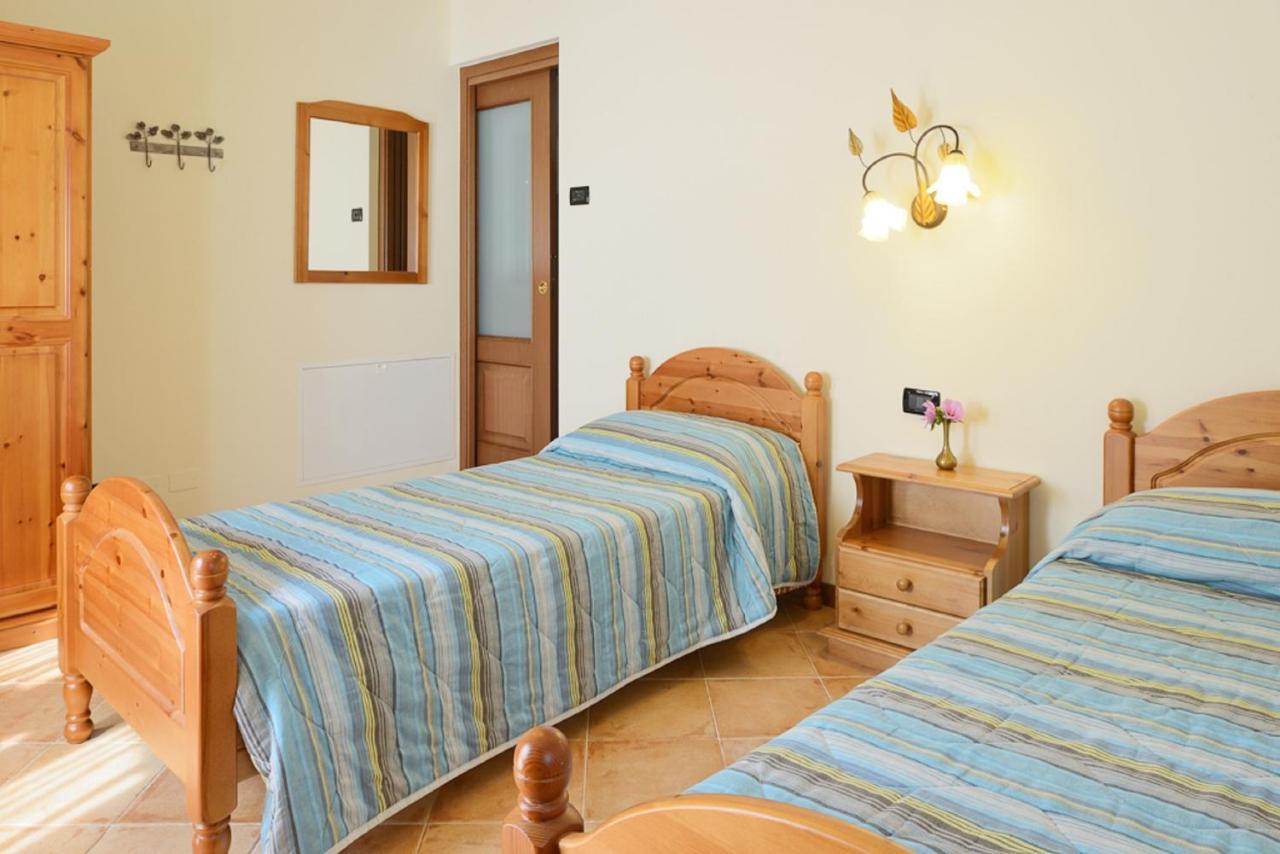Bed And Breakfast Montino Cene Habitación foto